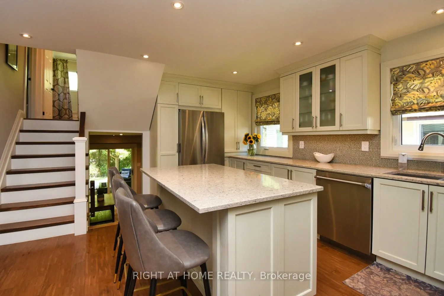 3224 Twin Oaks Crescent