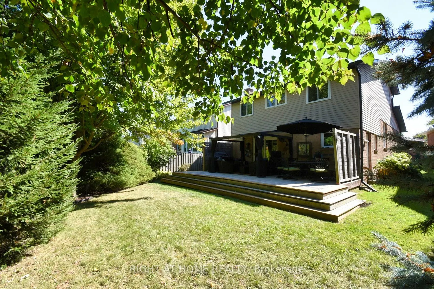 3224 Twin Oaks Crescent