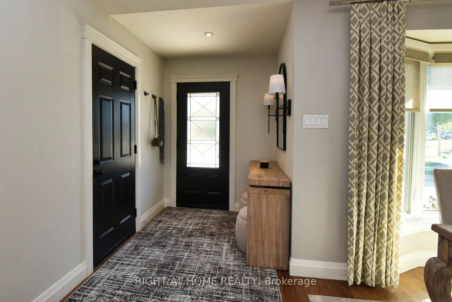 3224 Twin Oaks Crescent