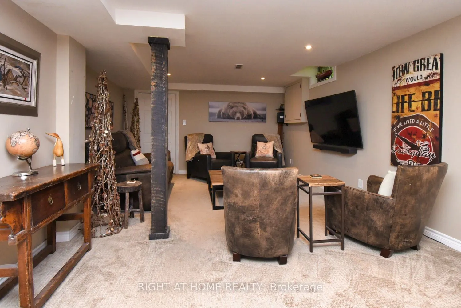 3224 Twin Oaks Crescent