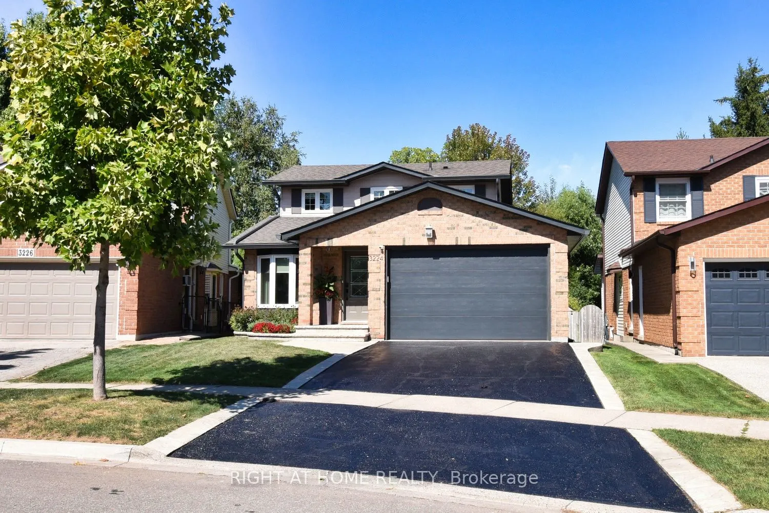 3224 Twin Oaks Crescent