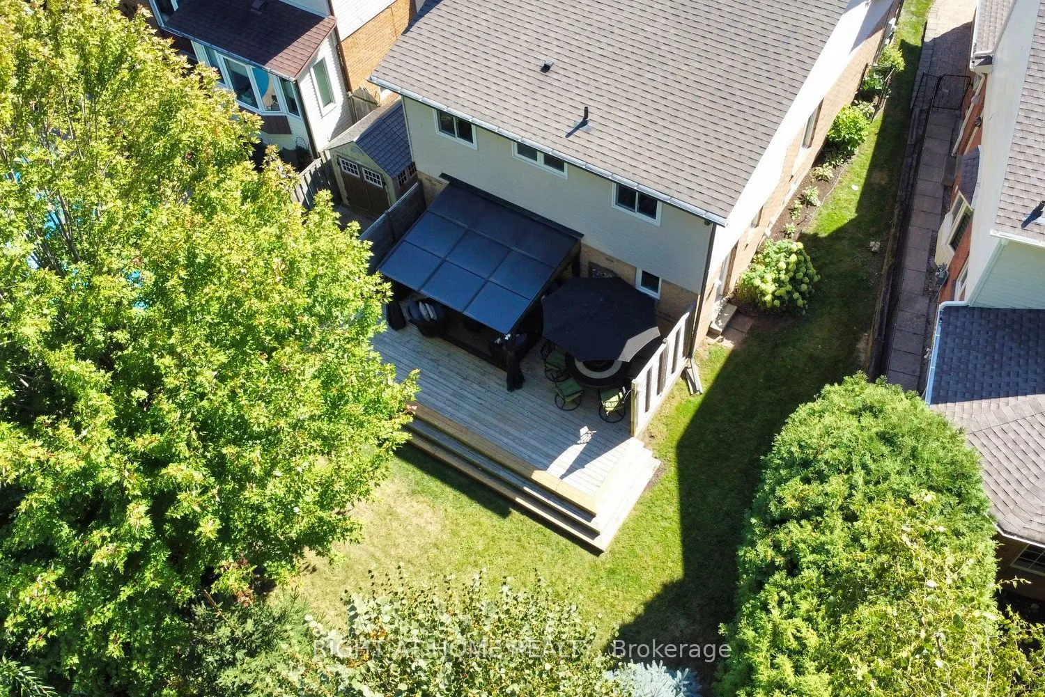 3224 Twin Oaks Crescent