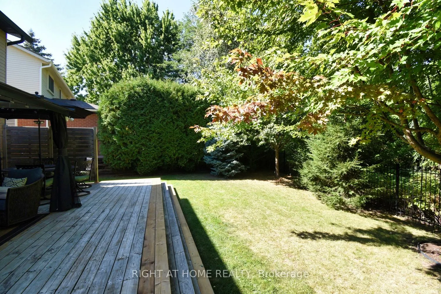 3224 Twin Oaks Crescent