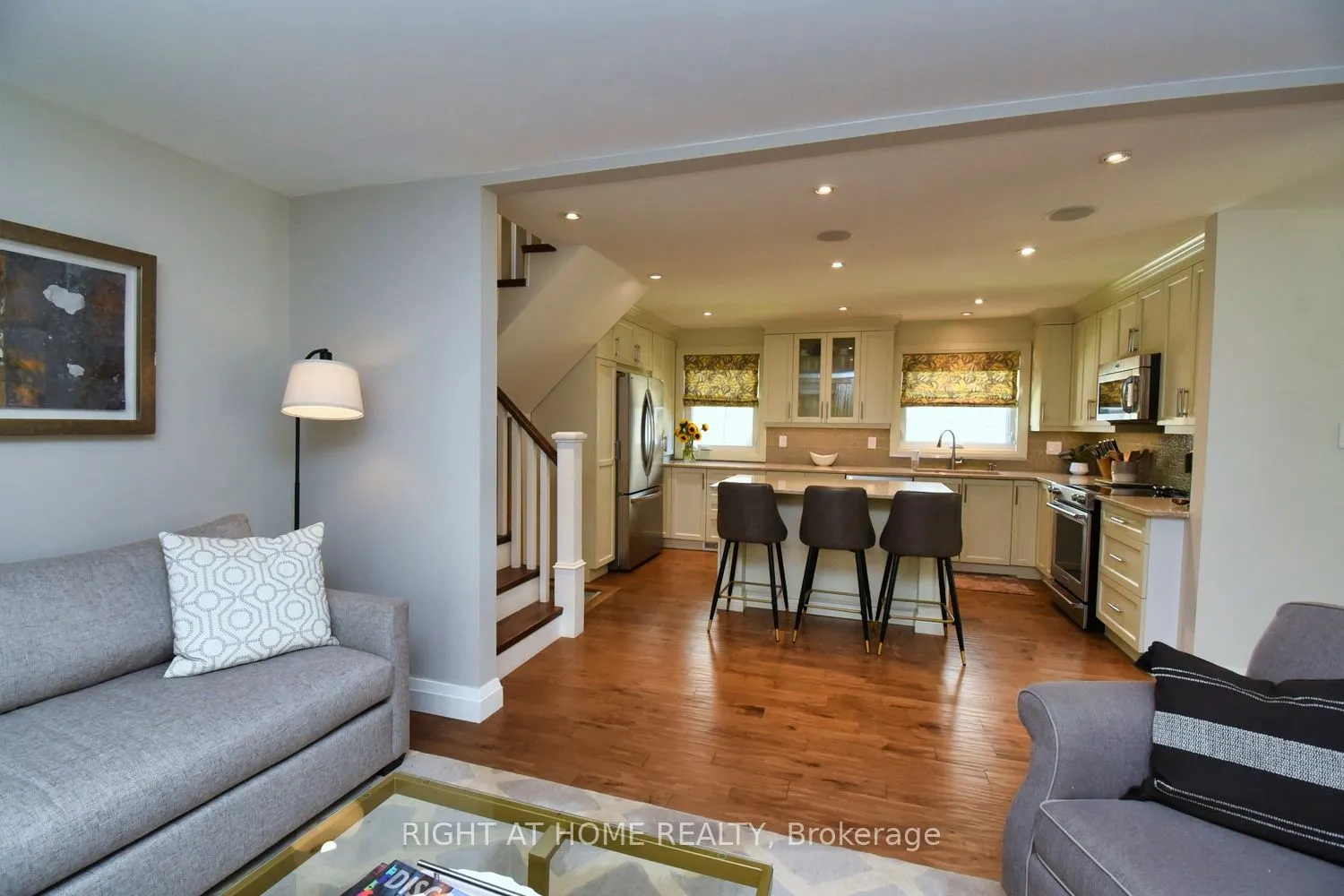 3224 Twin Oaks Crescent