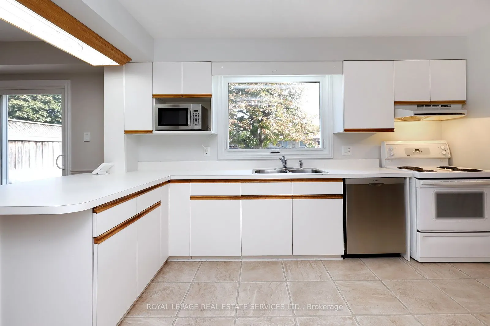 2549 Merrington Crescent