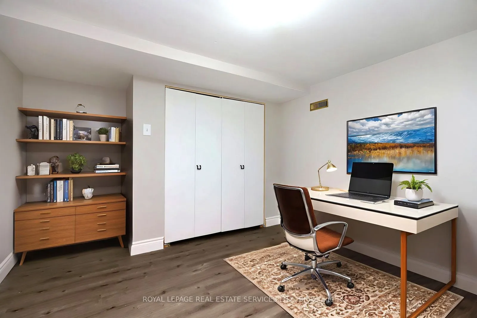 2549 Merrington Crescent