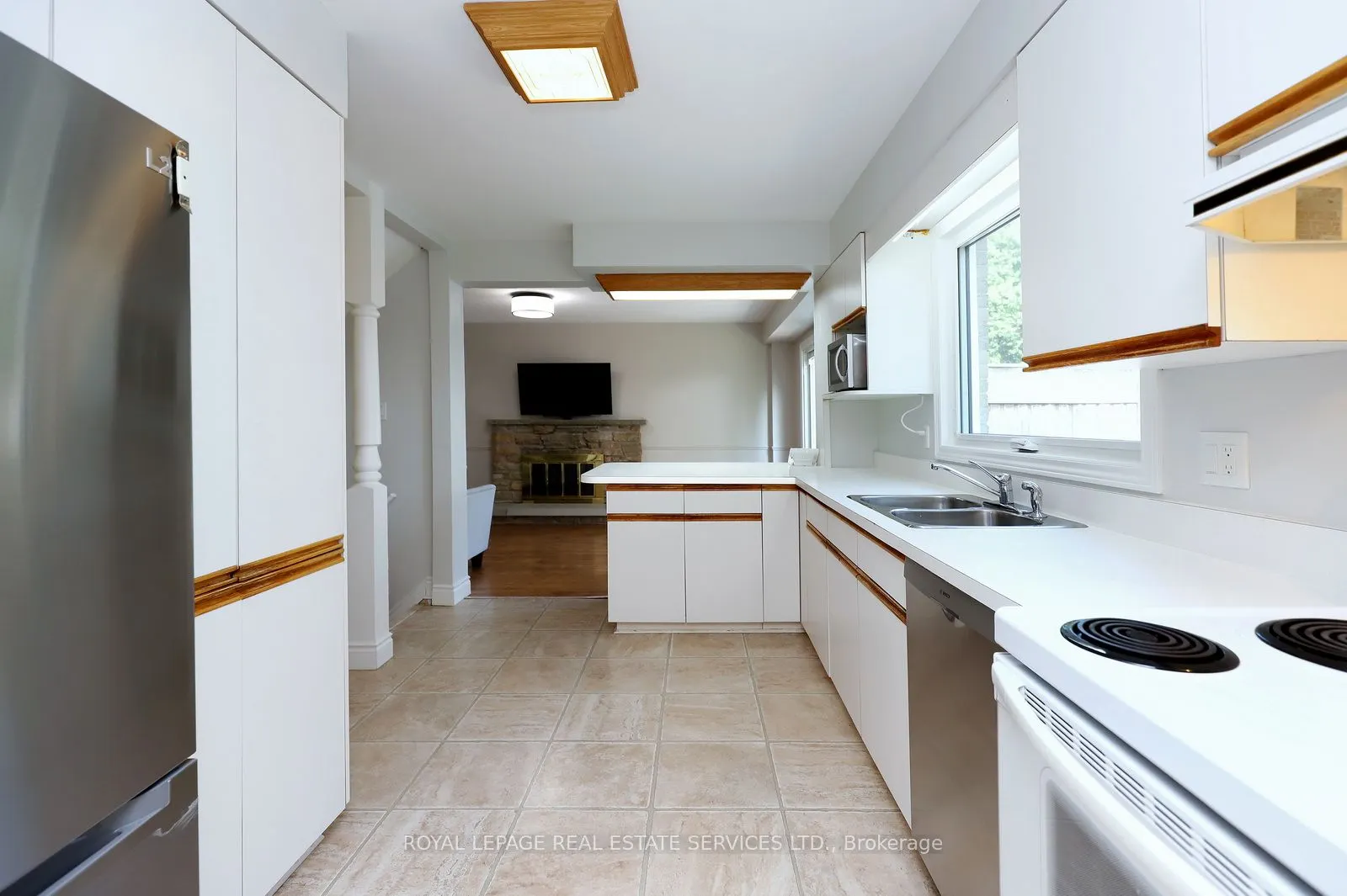 2549 Merrington Crescent