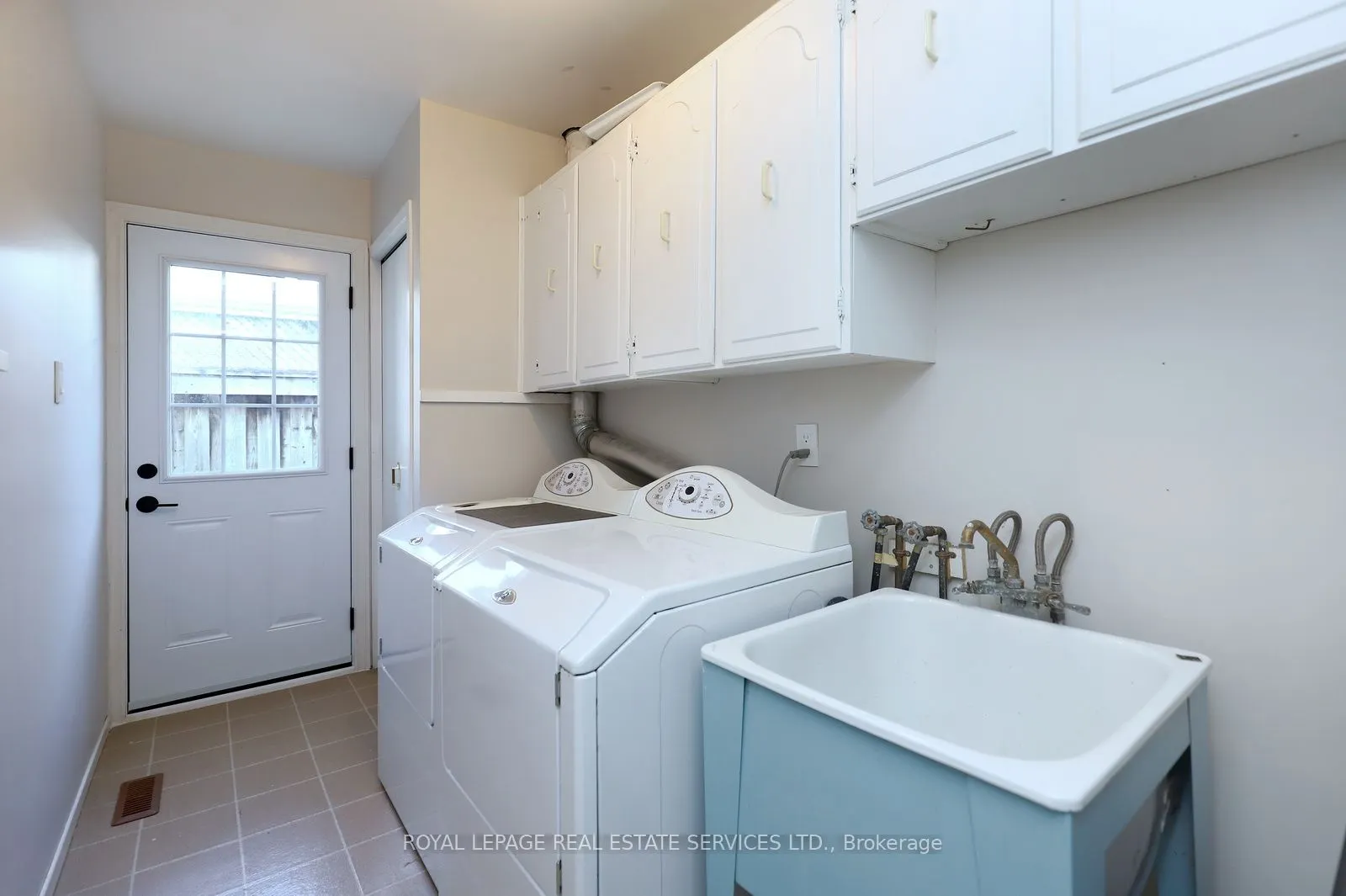 2549 Merrington Crescent