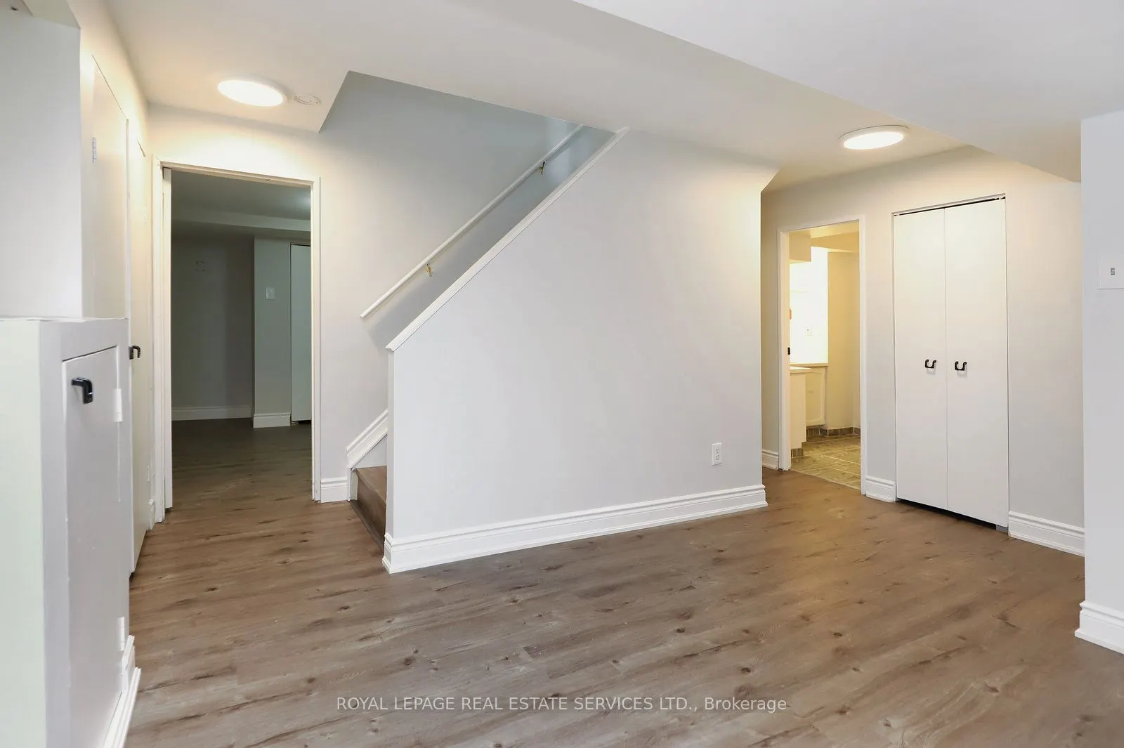2549 Merrington Crescent