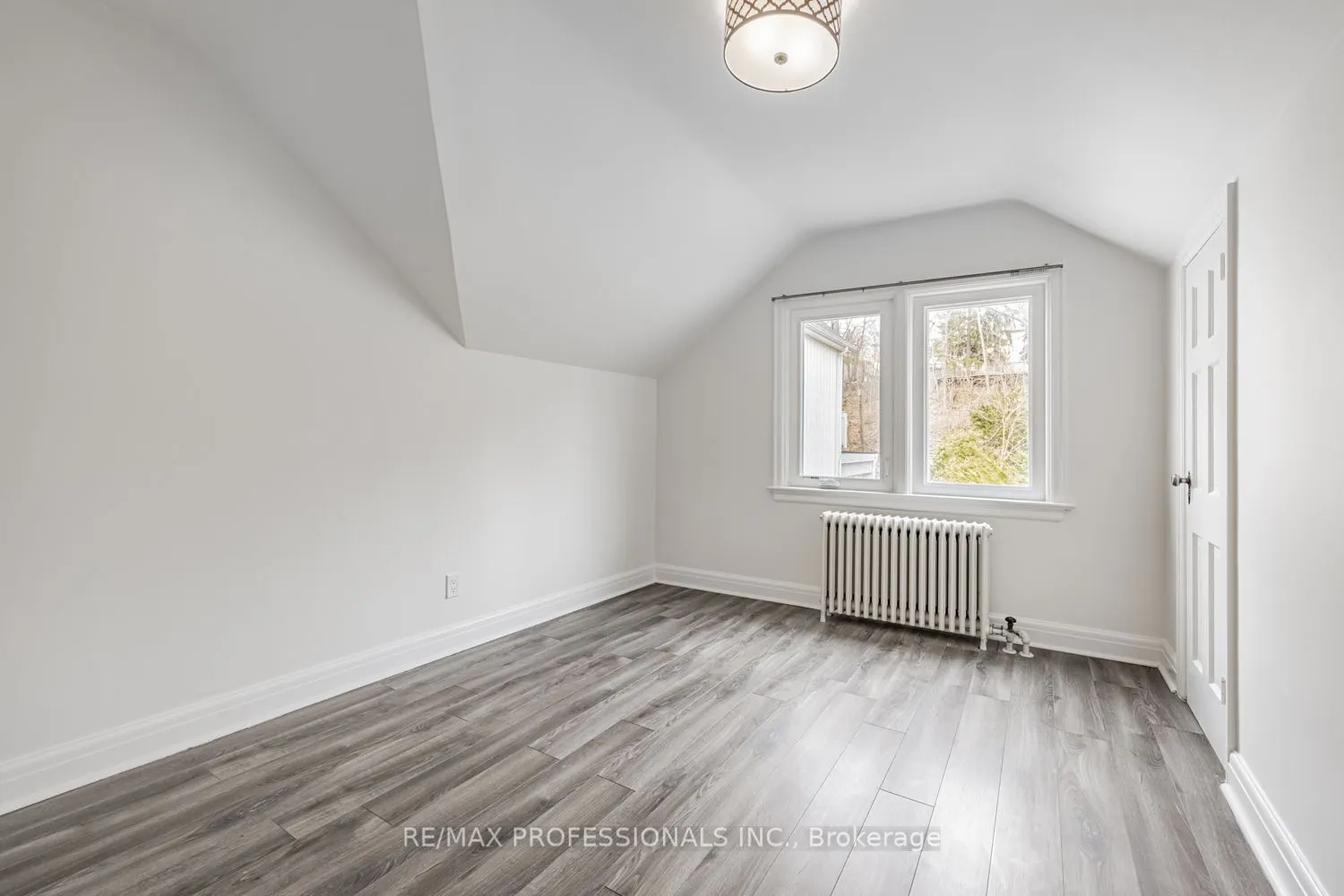 228 The Kingsway