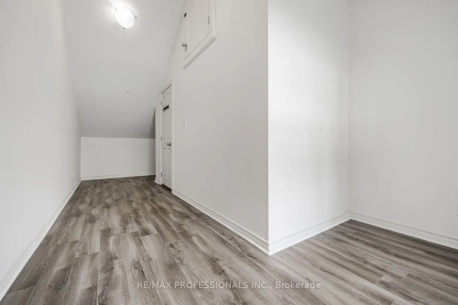 228 The Kingsway