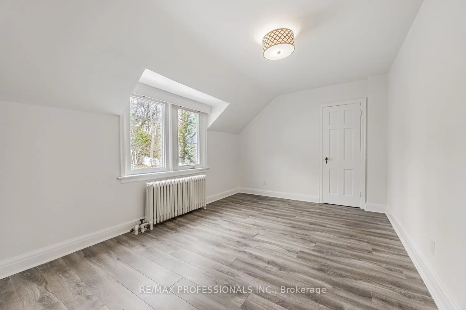 228 The Kingsway