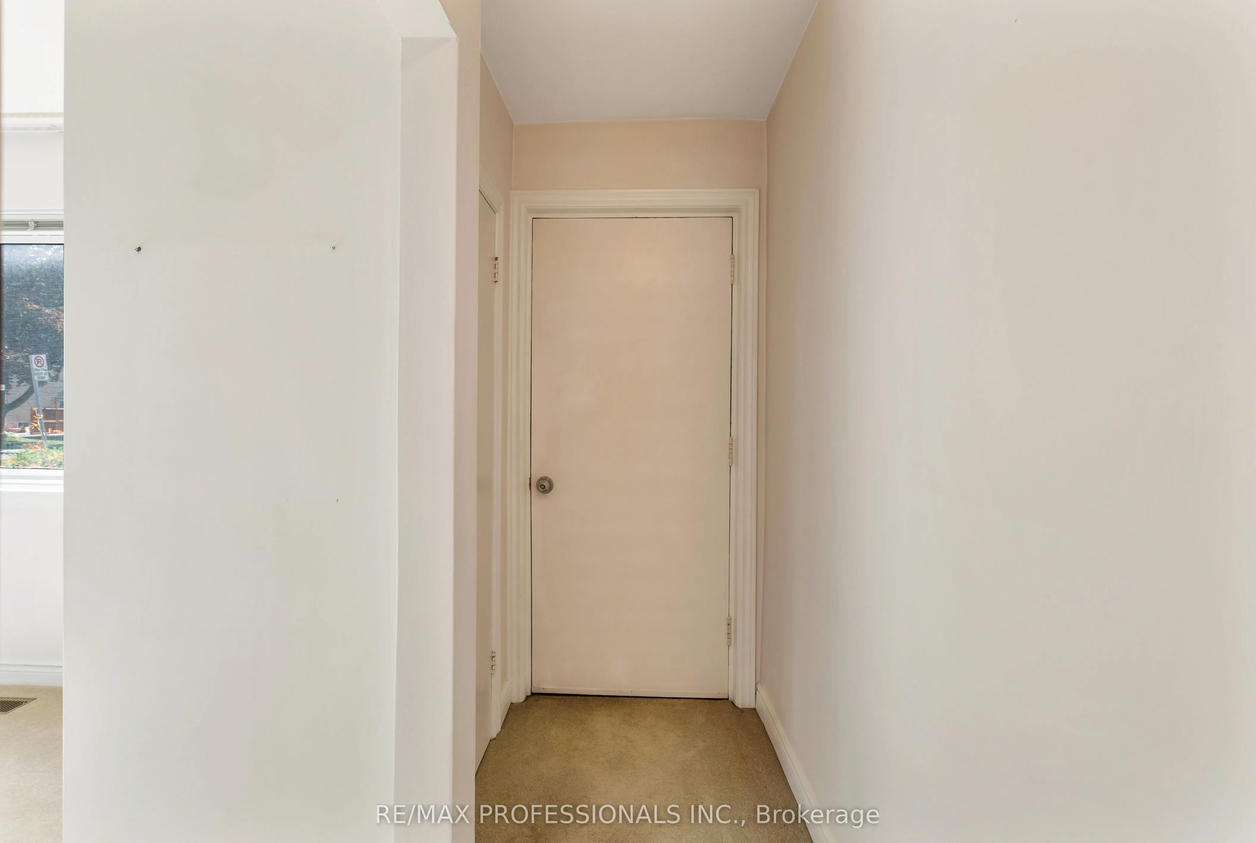 38 Van Stassen Boulevard