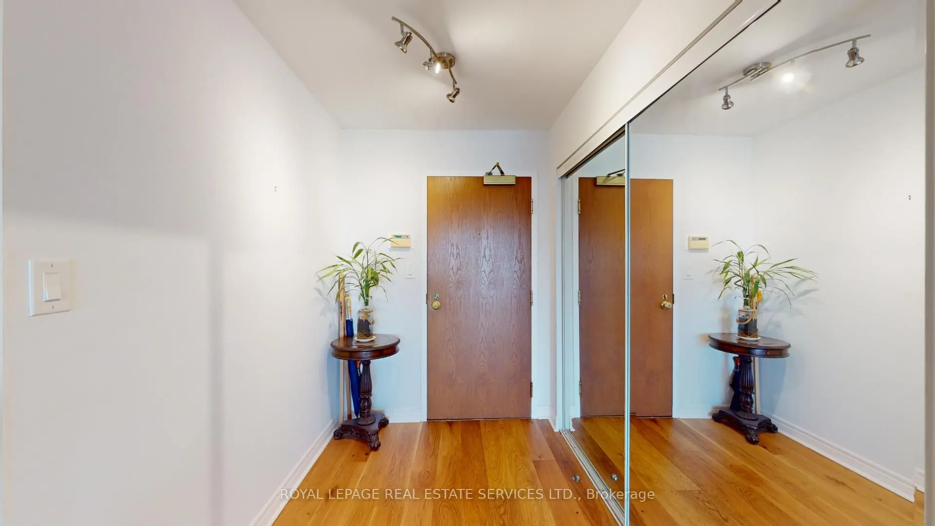 1 Aberfoyle Crescent, #712