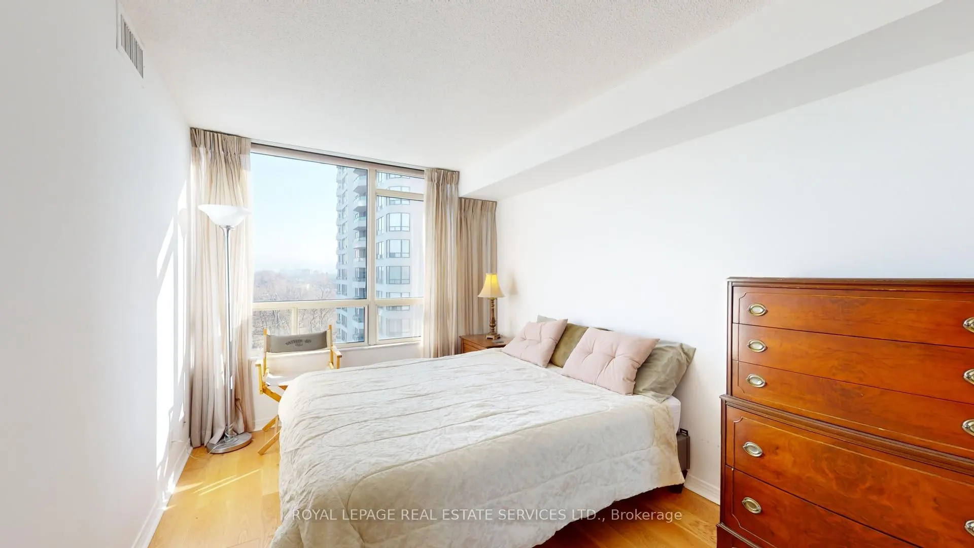 1 Aberfoyle Crescent, #712