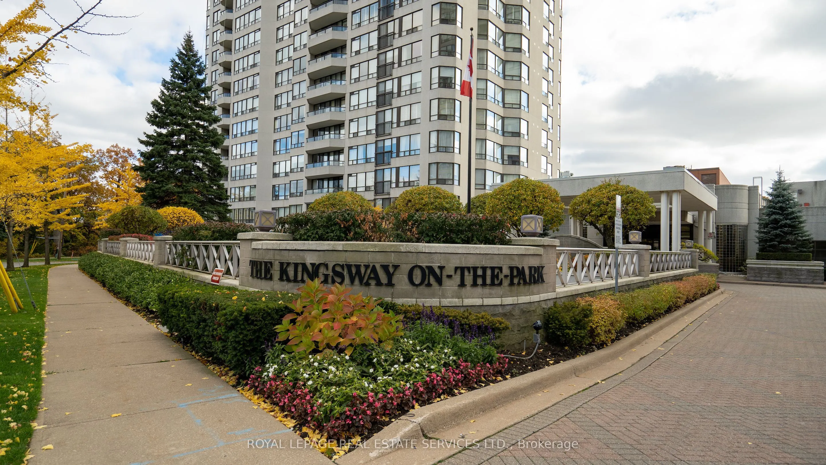 1 Aberfoyle Crescent, #712