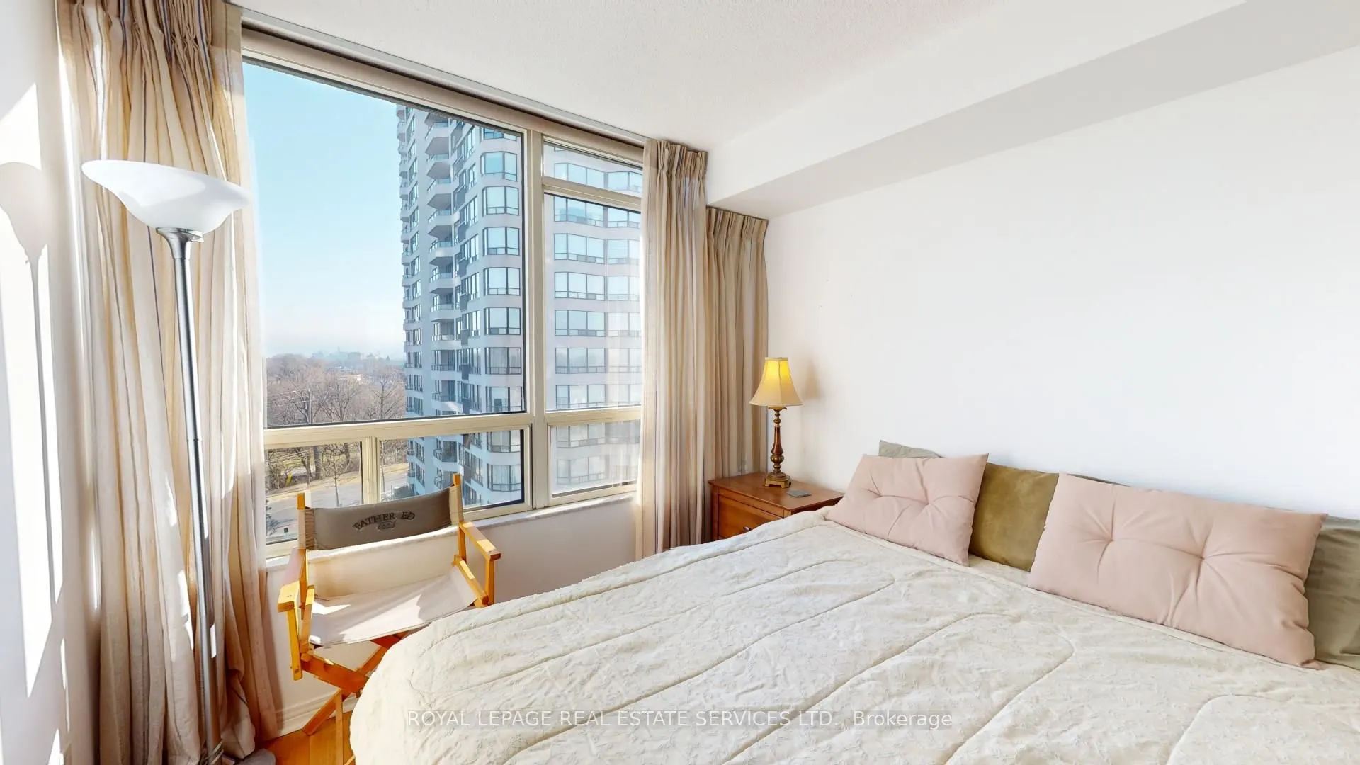 1 Aberfoyle Crescent, #712