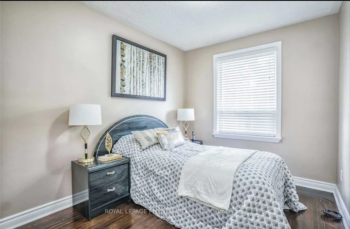 8 Mcculla Avenue, #Upper Level