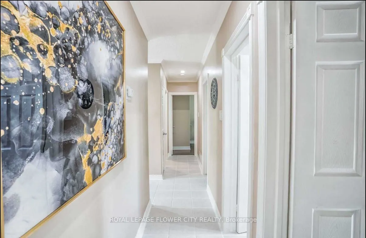 8 Mcculla Avenue, #Upper Level