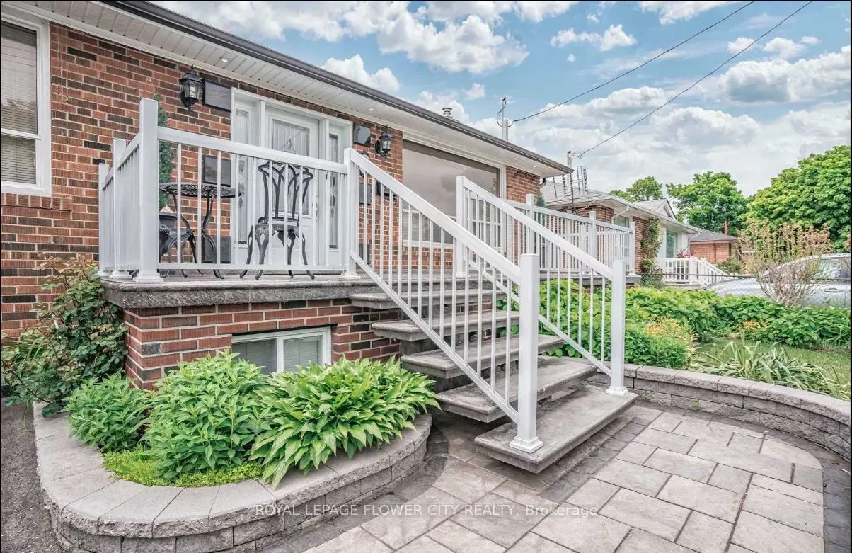 8 Mcculla Avenue, #Upper Level