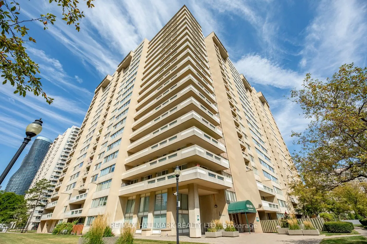 3590 Kaneff Crescent, #702