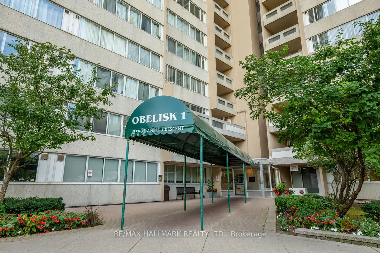 3590 Kaneff Crescent, #702