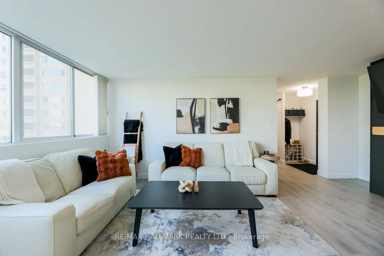 3590 Kaneff Crescent, #702