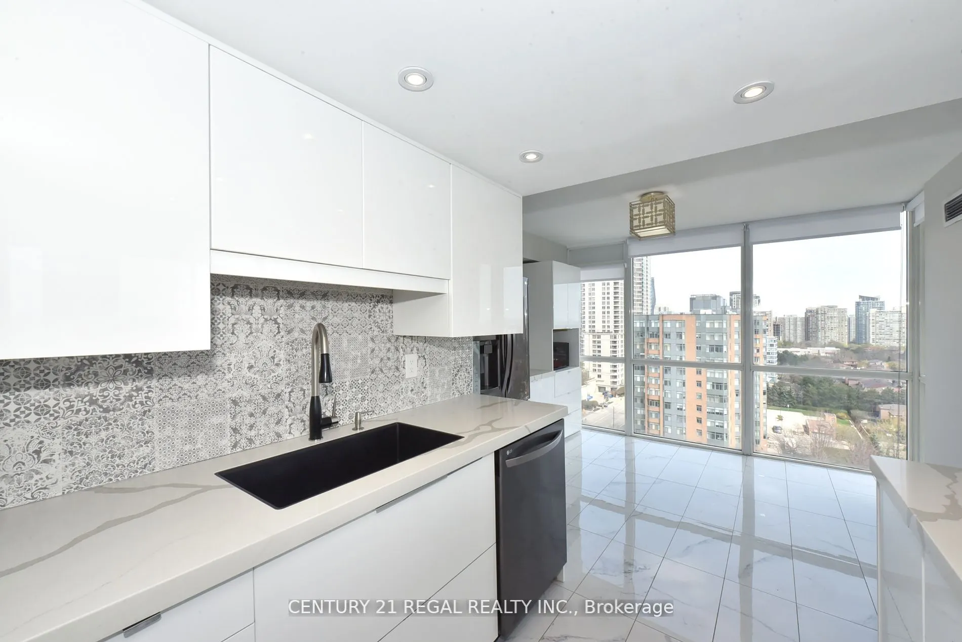350 Webb Drive, #1612