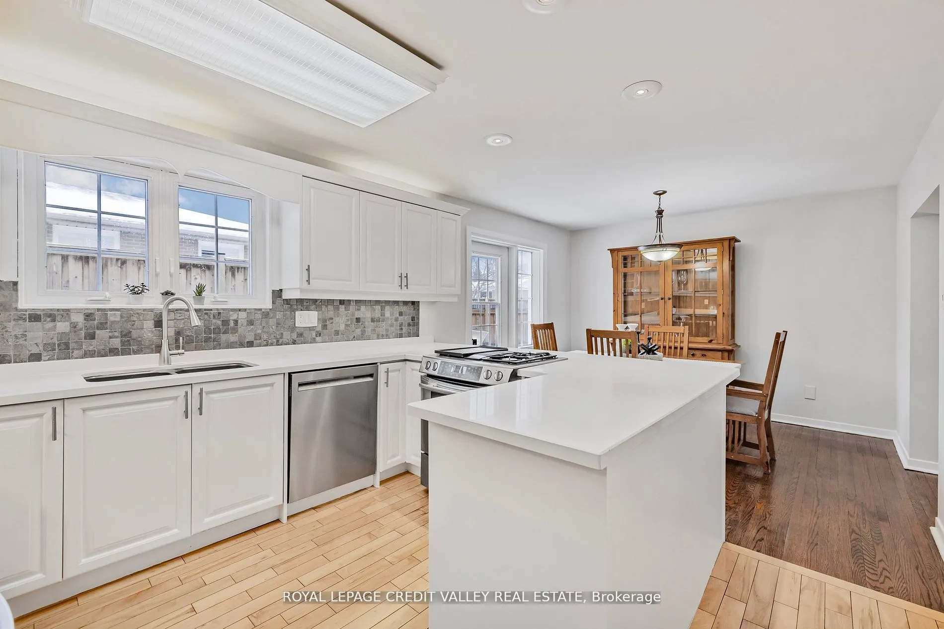 36 Lockton Crescent