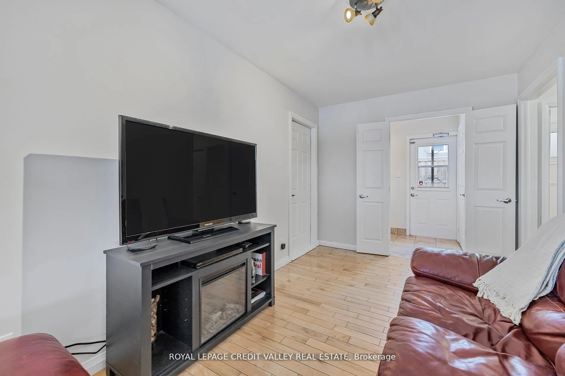 36 Lockton Crescent