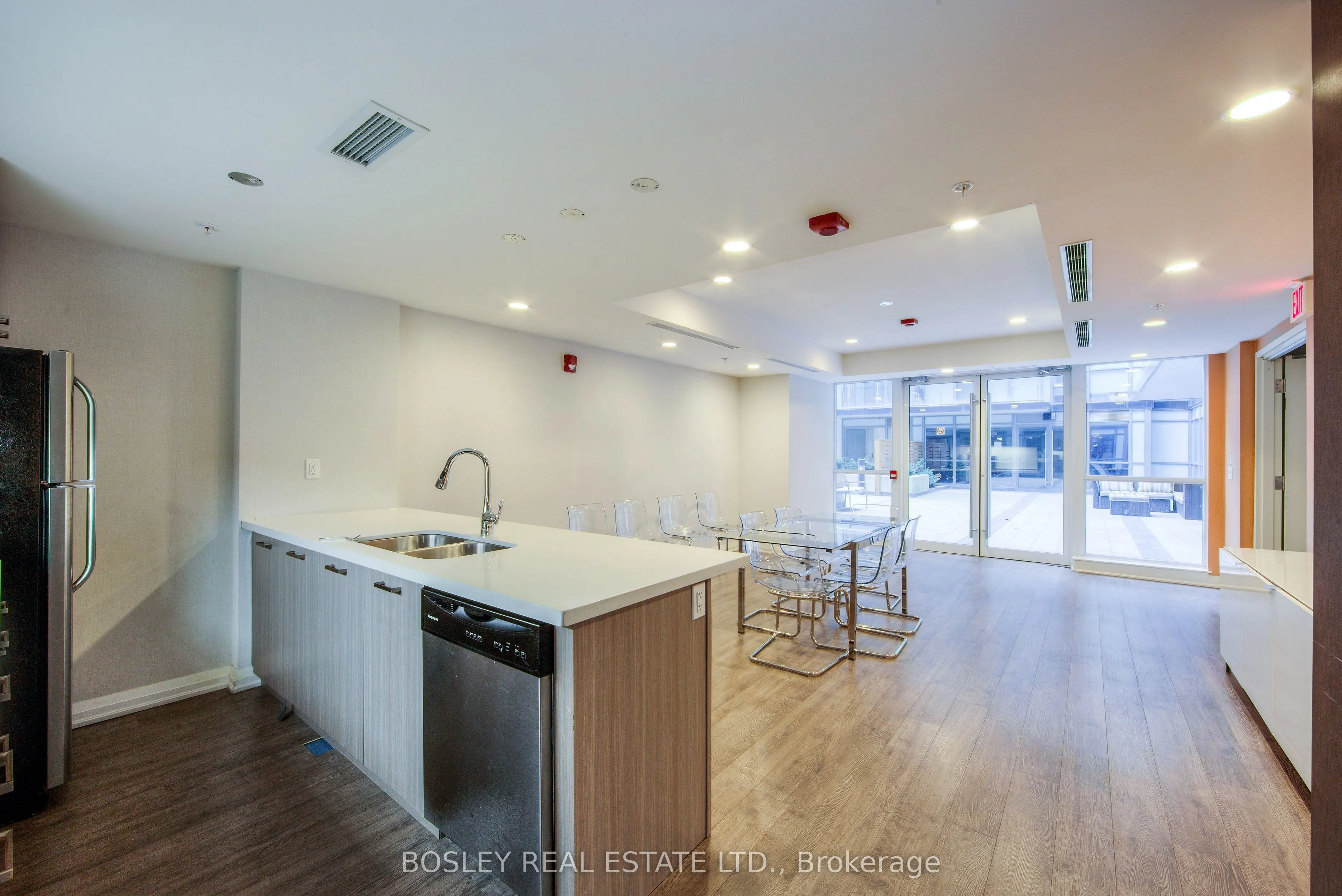 15 James Finlay Way, #630