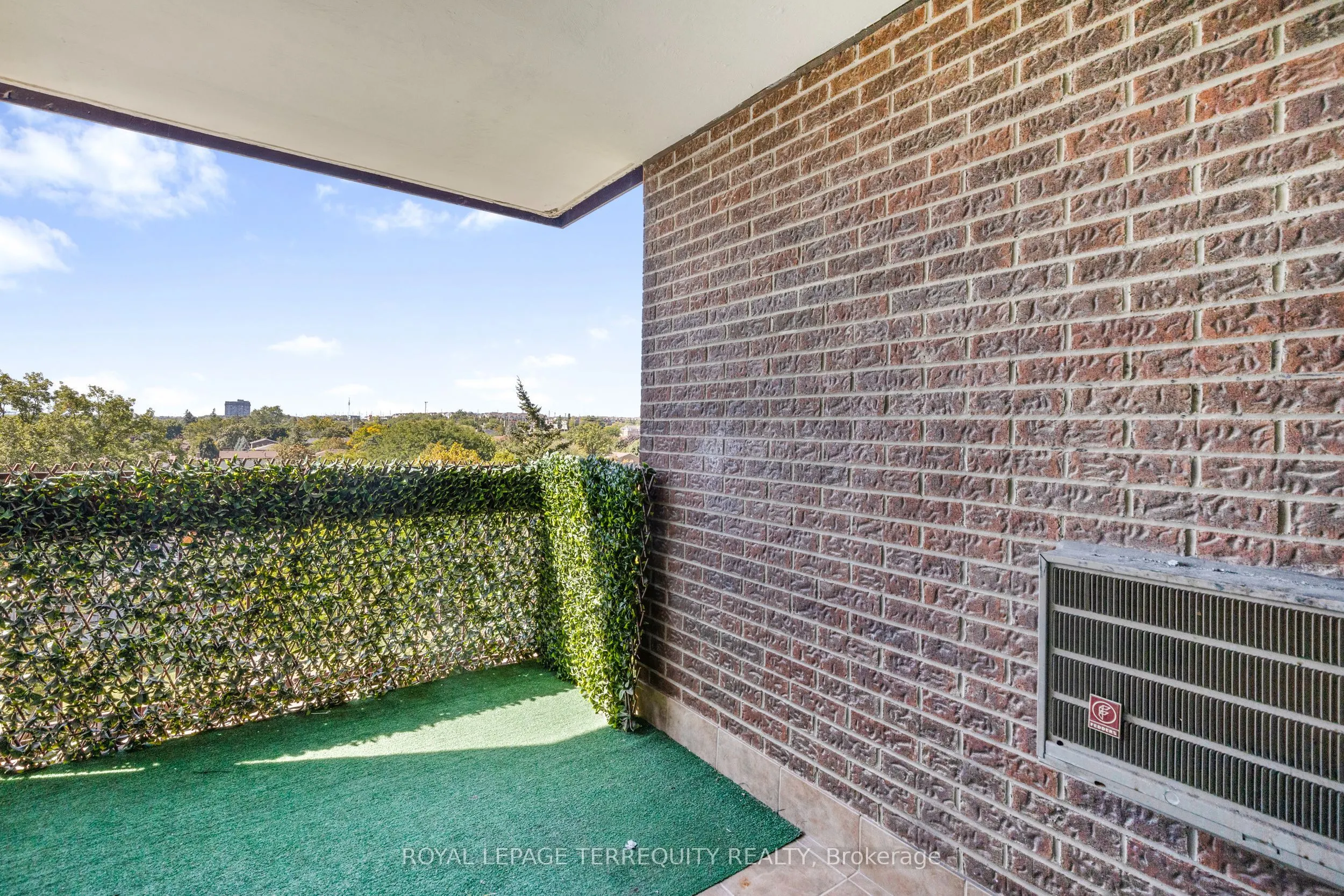 2556 Argyle Road, #601