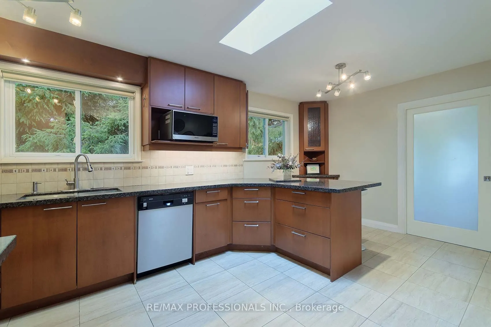 37 Sunplains Crescent