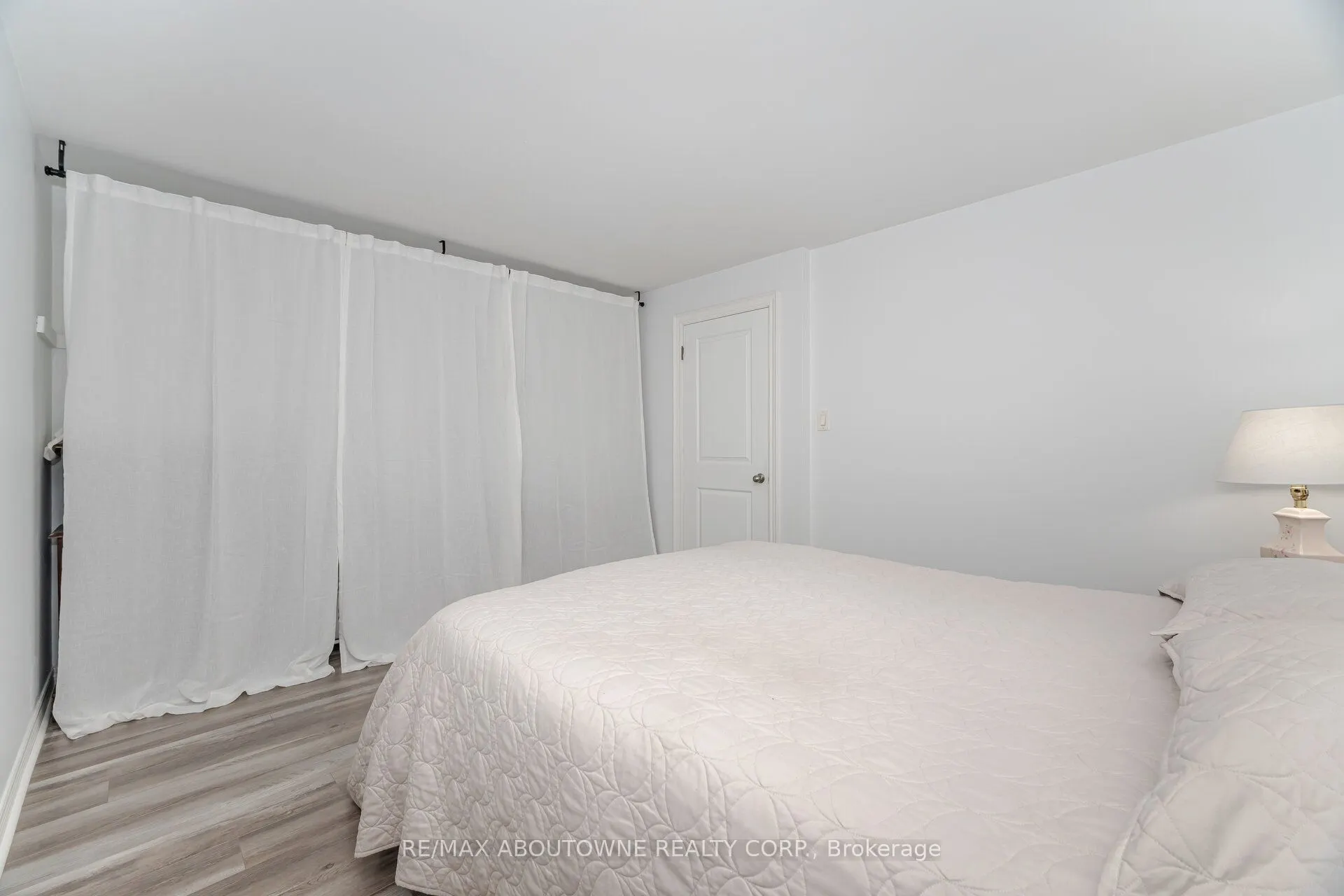 2779 Gananoque Drive, #27