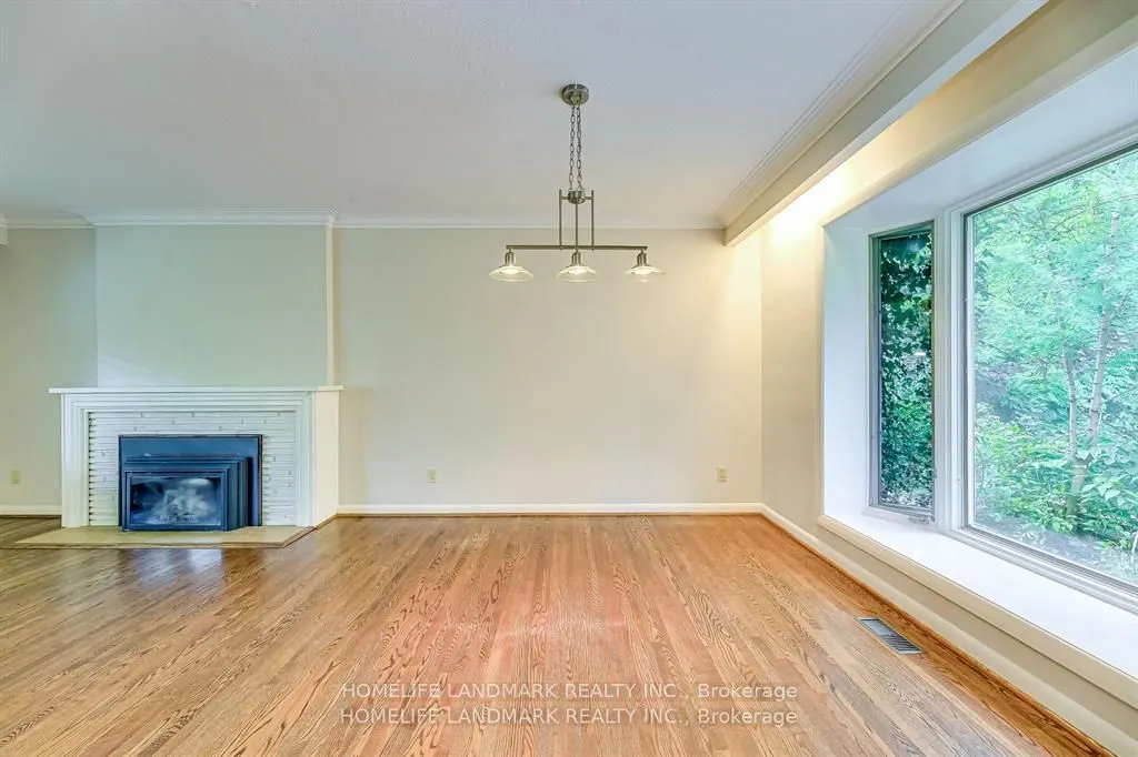 115 Wolfdale Avenue