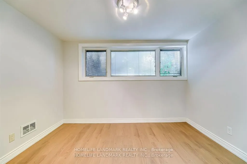 115 Wolfdale Avenue