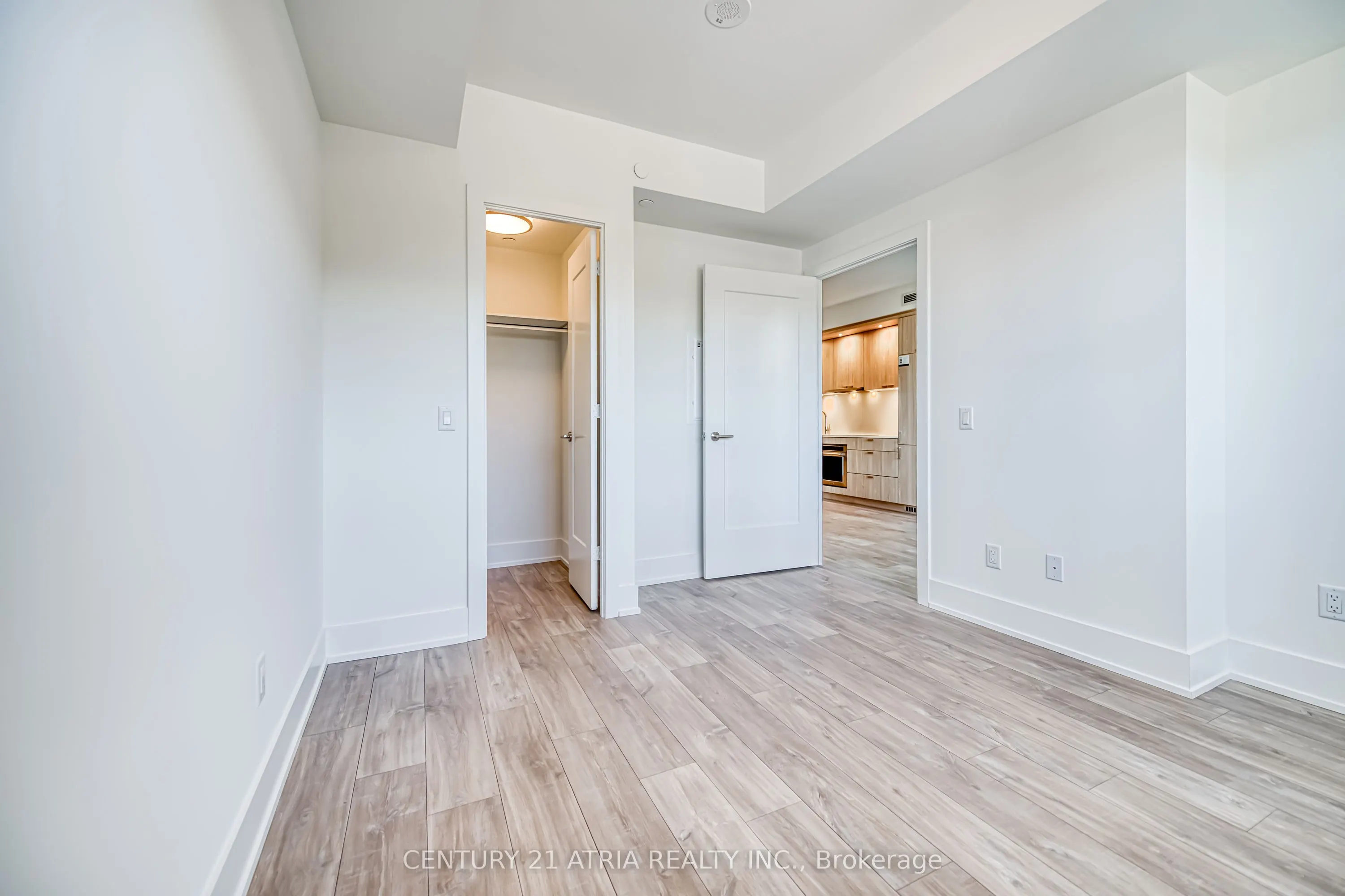 259 THE KINGSWAY, #211