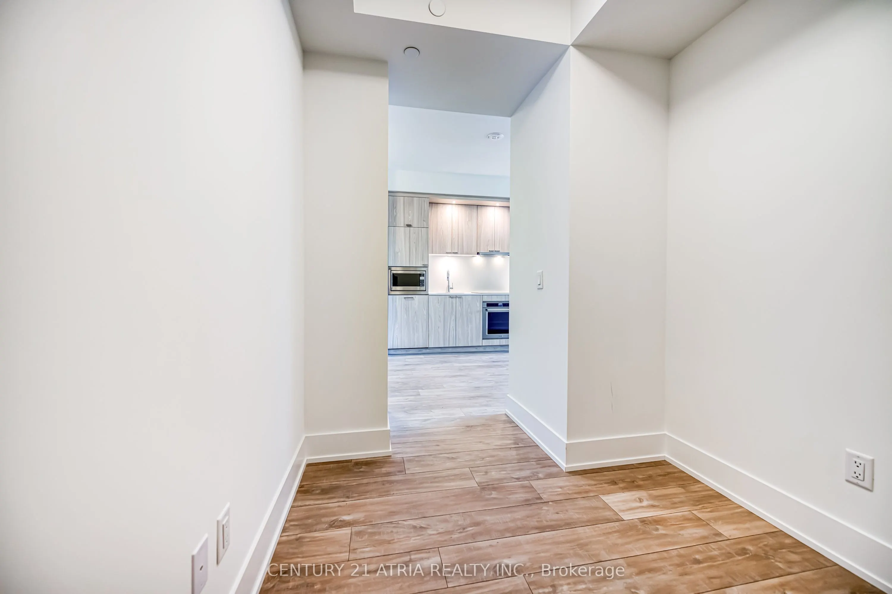259 THE KINGSWAY, #211