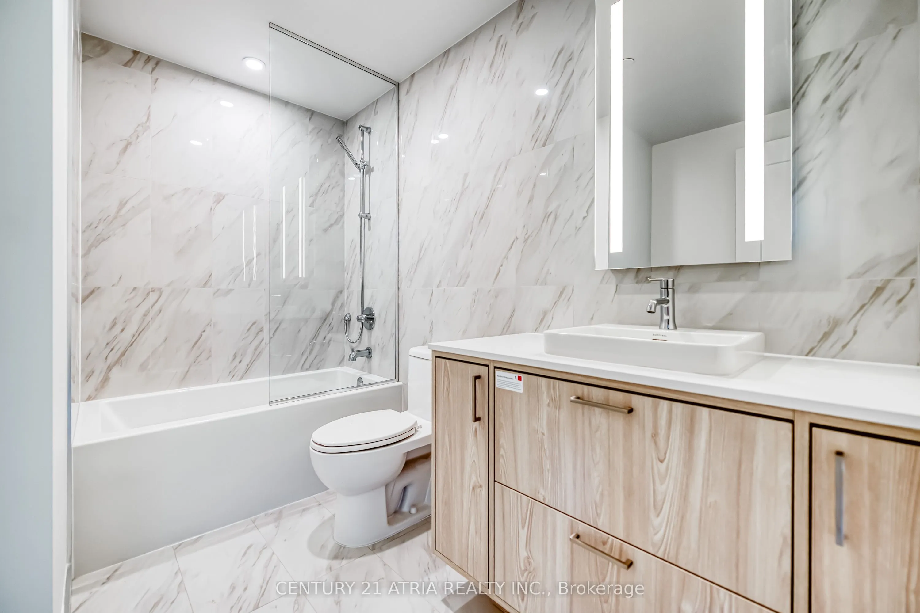 259 THE KINGSWAY, #211