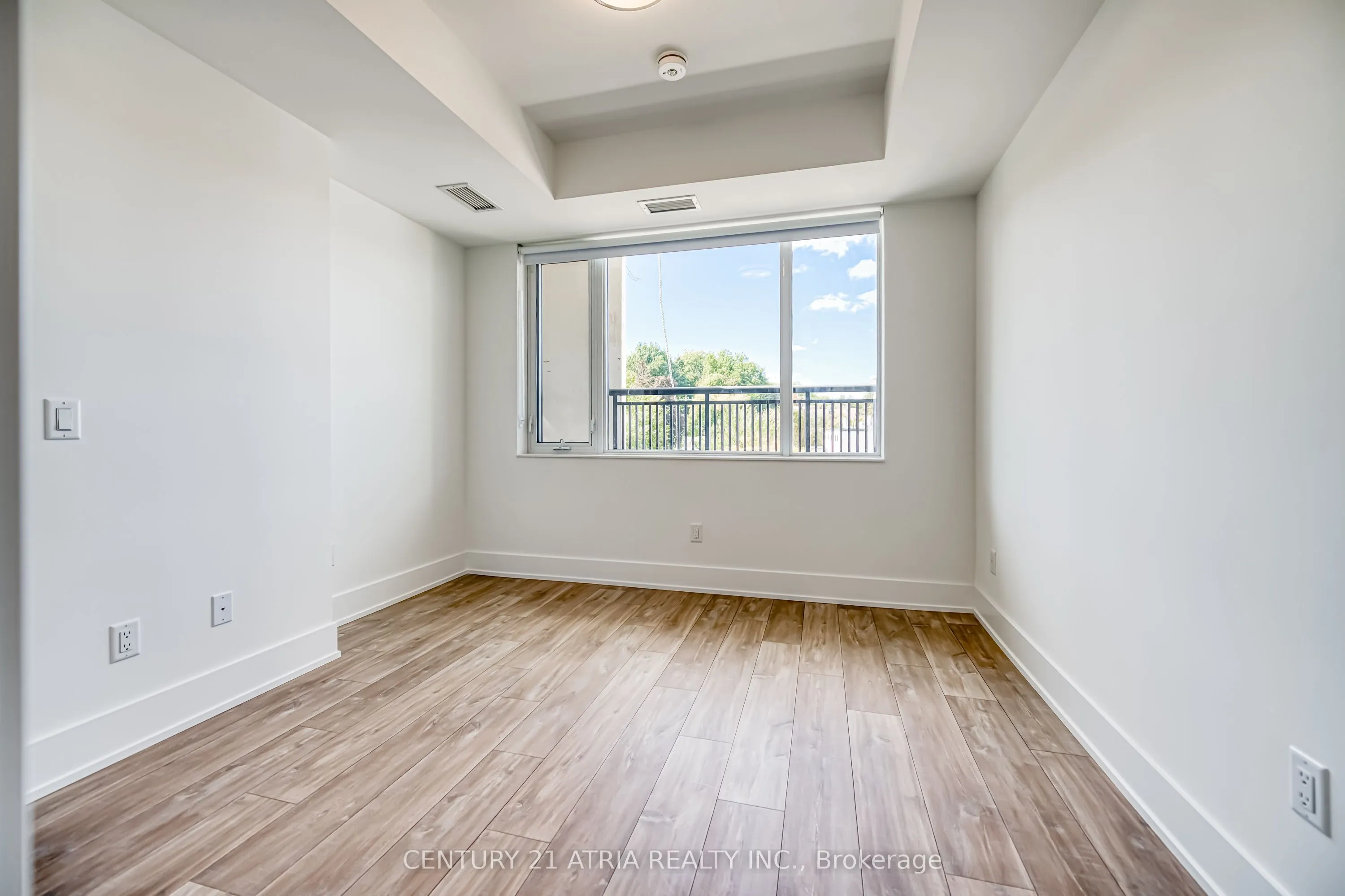 259 THE KINGSWAY, #211