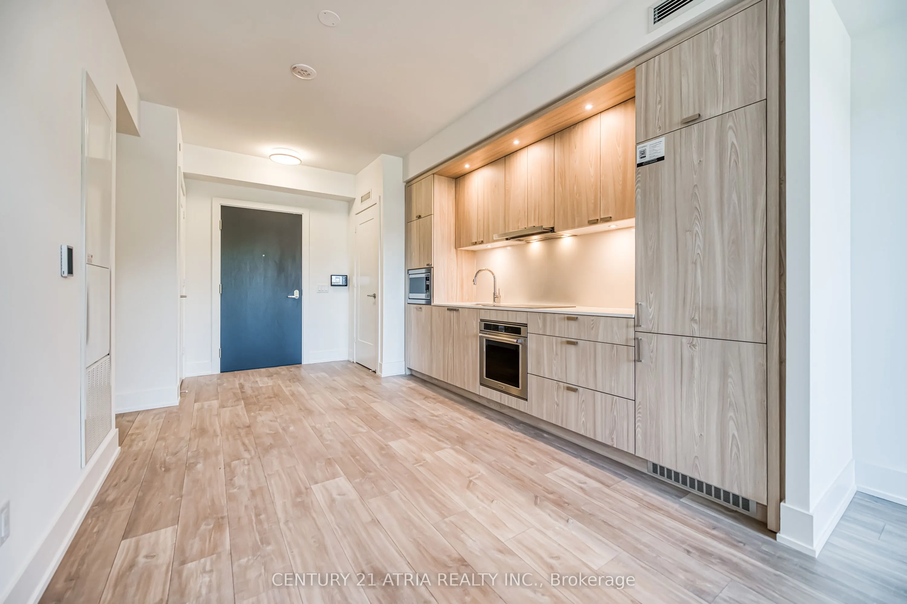 259 THE KINGSWAY, #211