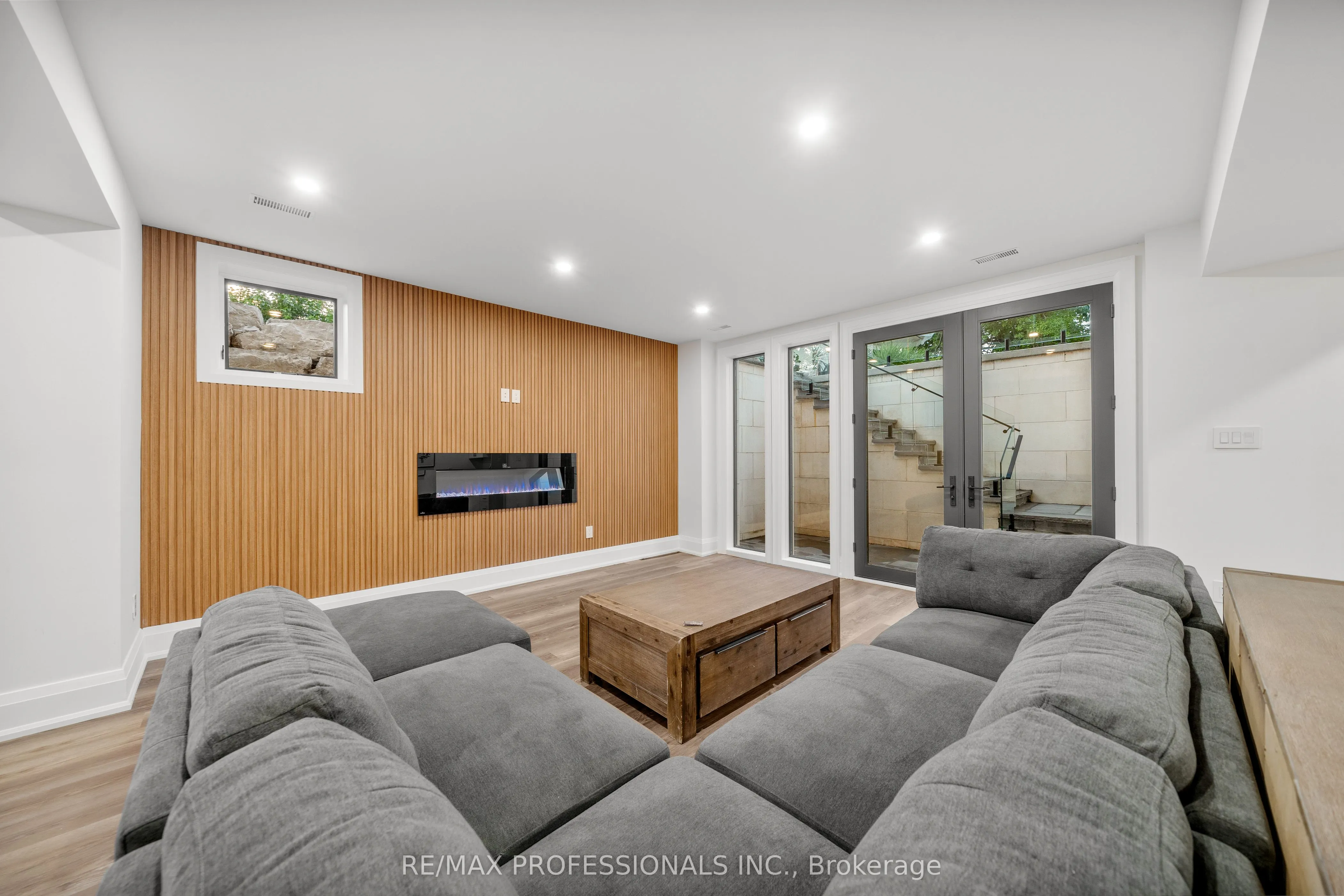 583 Weir Avenue