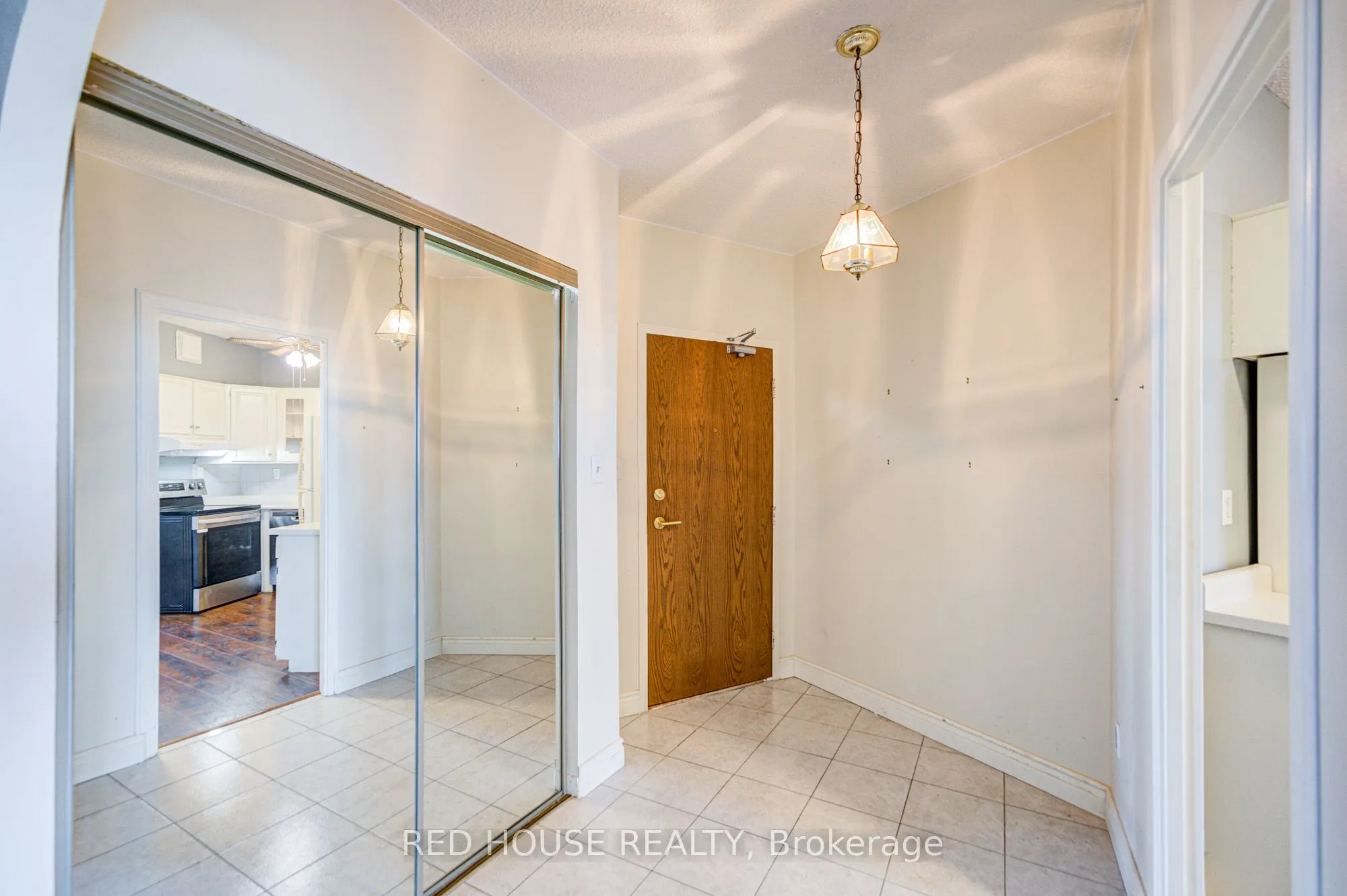5250 Lakeshore Road, #809