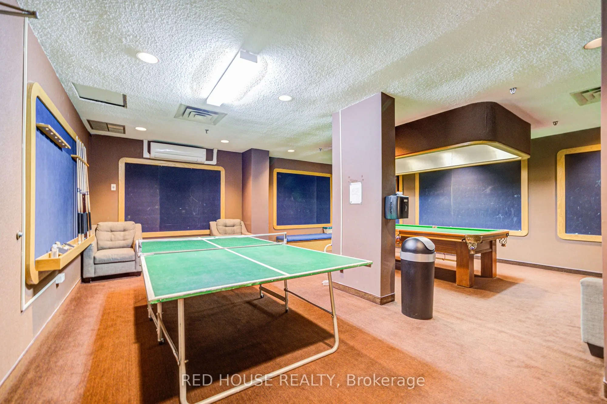 5250 Lakeshore Road, #809