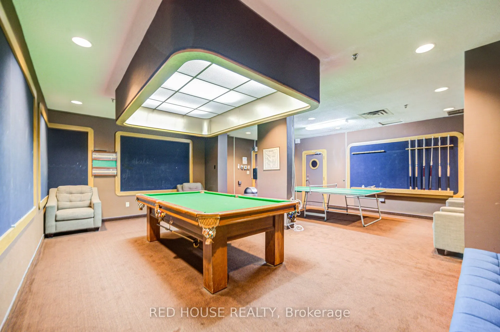 5250 Lakeshore Road, #809