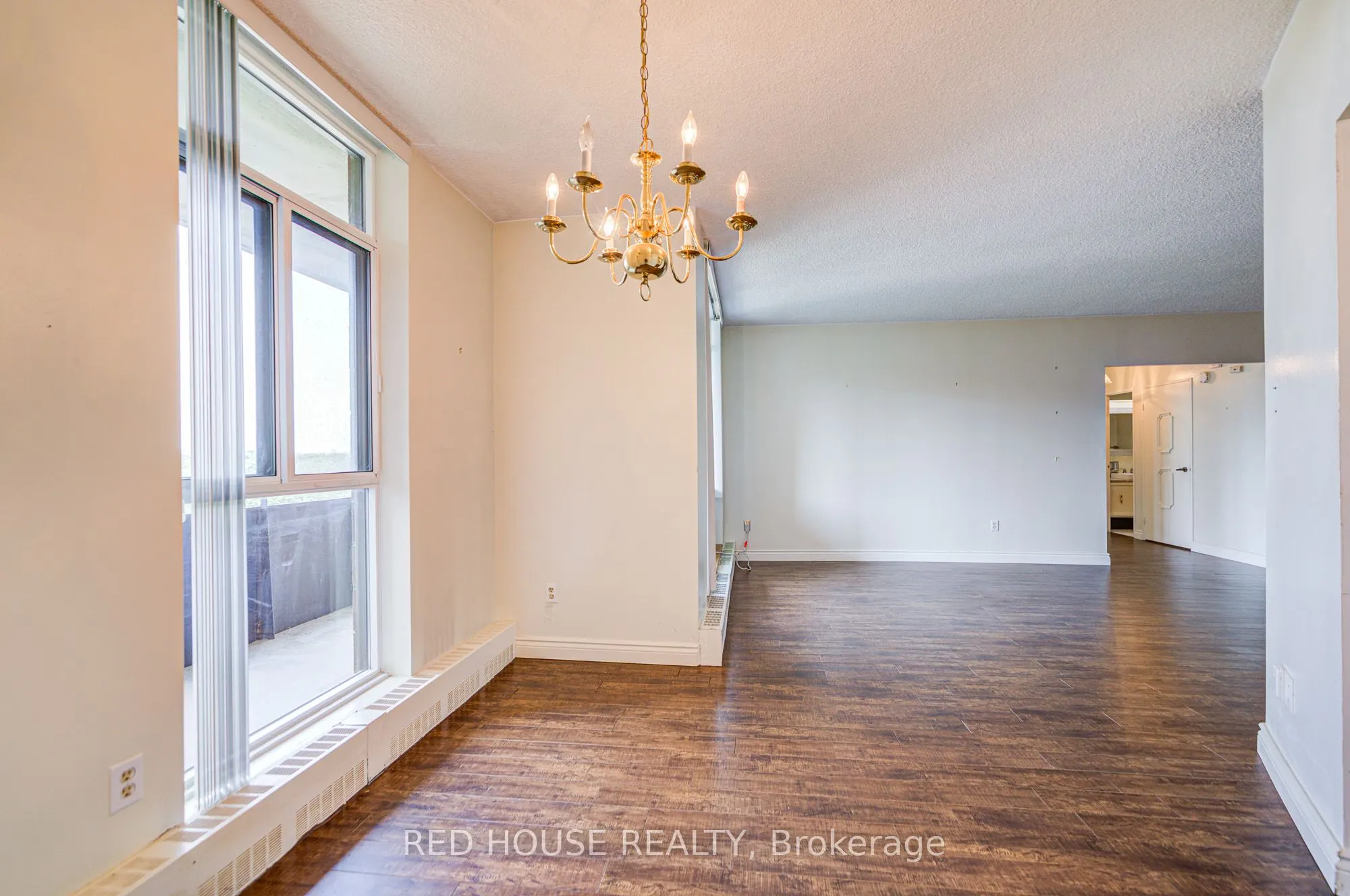 5250 Lakeshore Road, #809