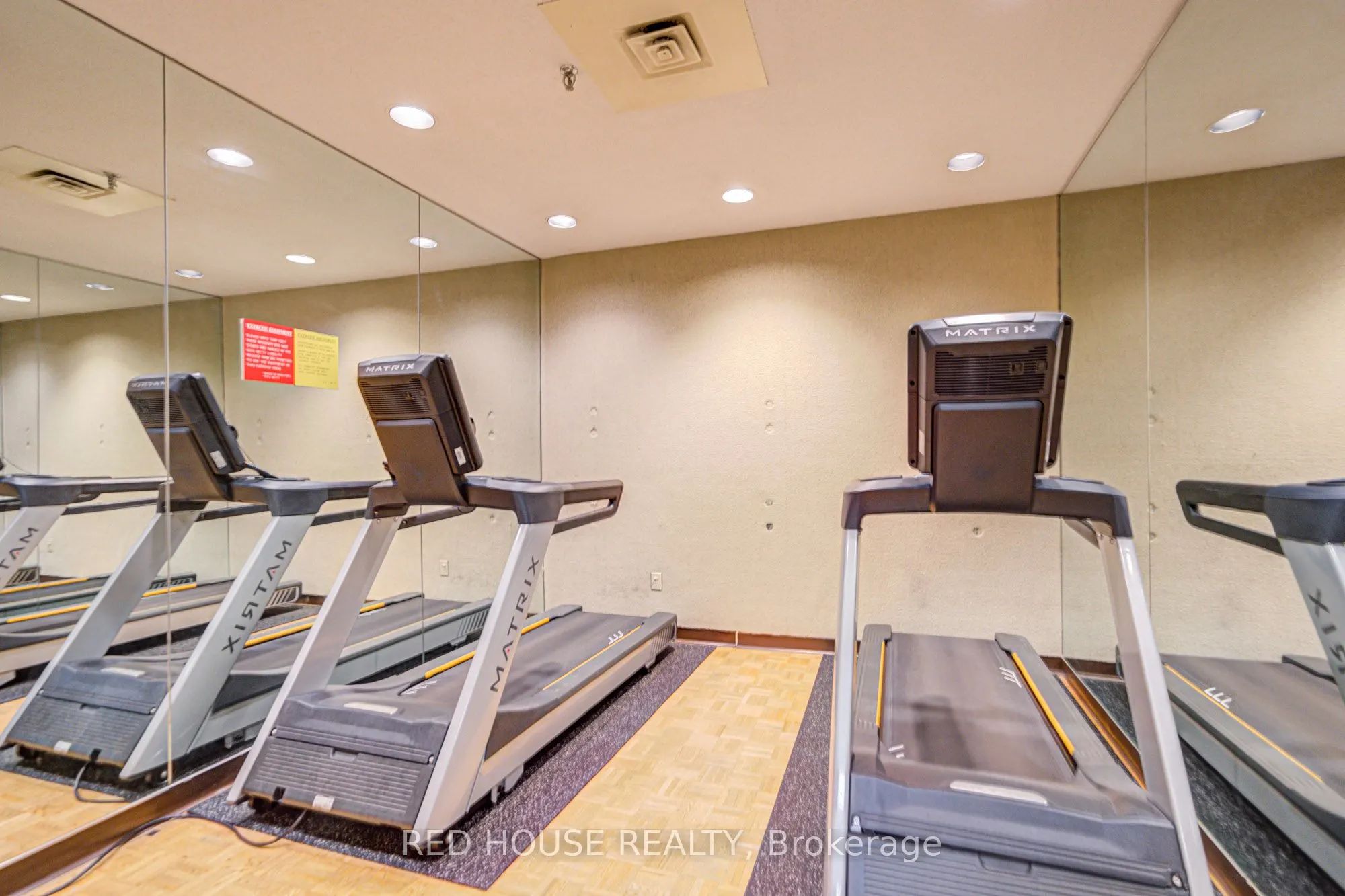 5250 Lakeshore Road, #809
