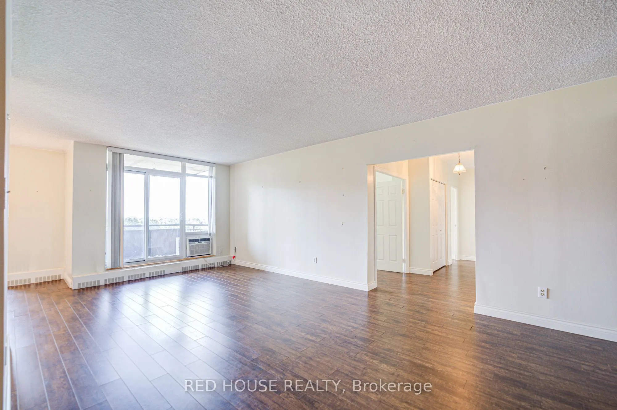 5250 Lakeshore Road, #809