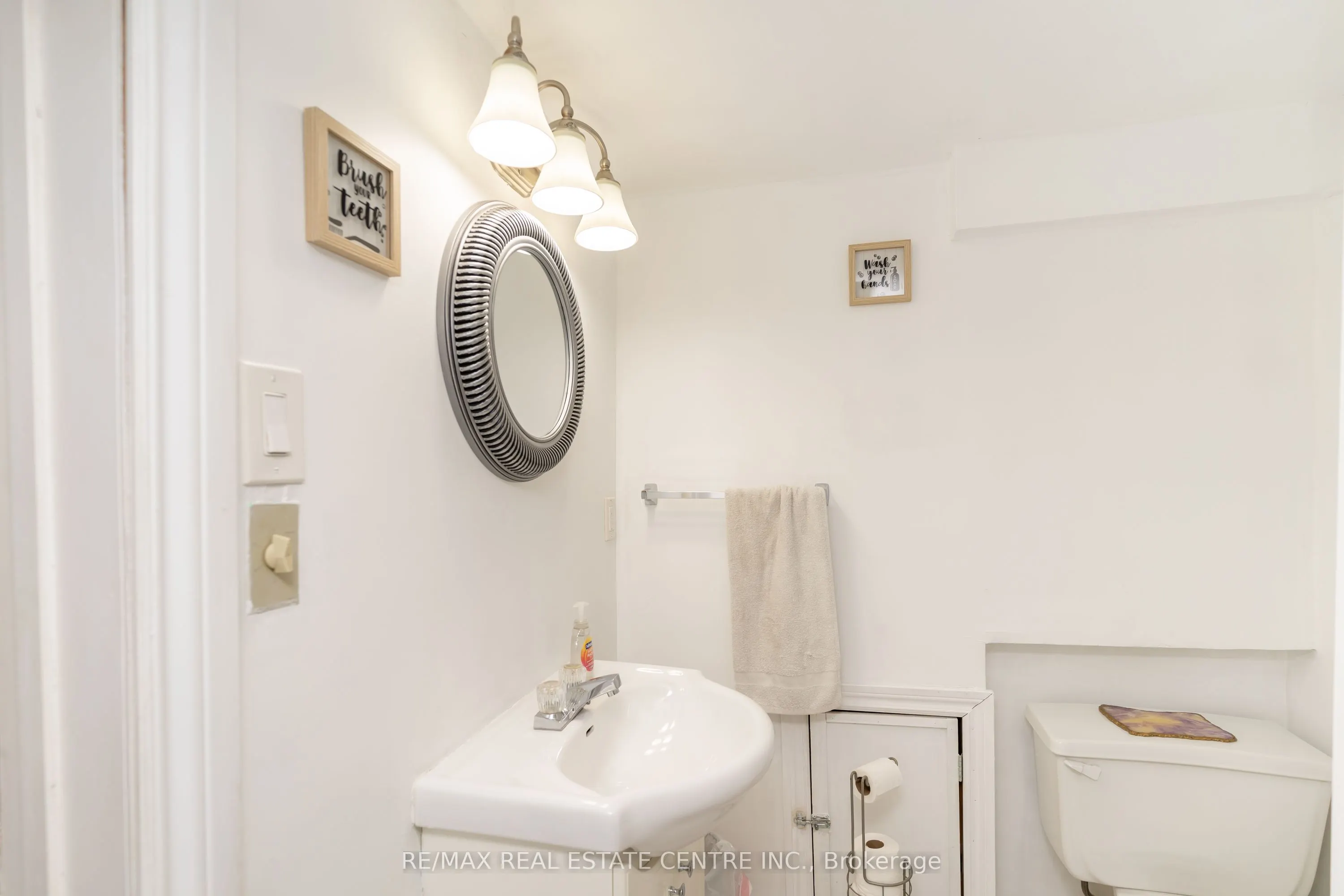 105 Aloma Crescent