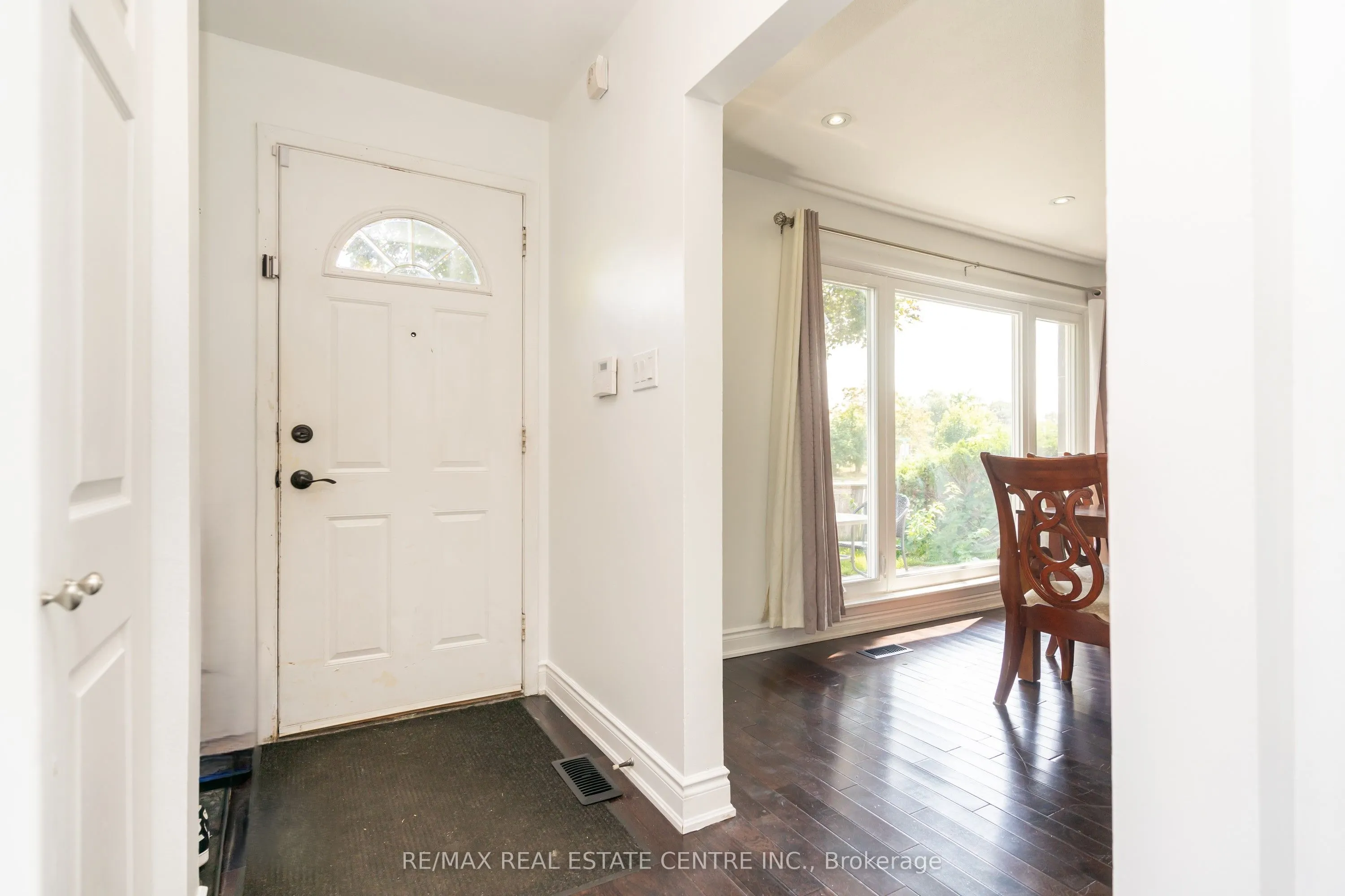 105 Aloma Crescent